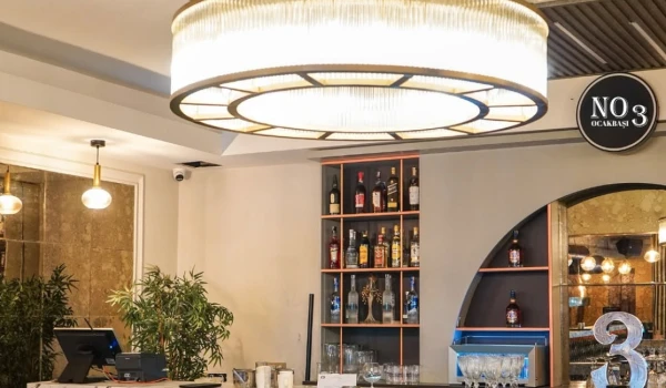 NO3 Restoran bah&ccedil;esi ve &ouml;zel men&uuml;s&uuml;yle misafirlerini ağırlıyor        