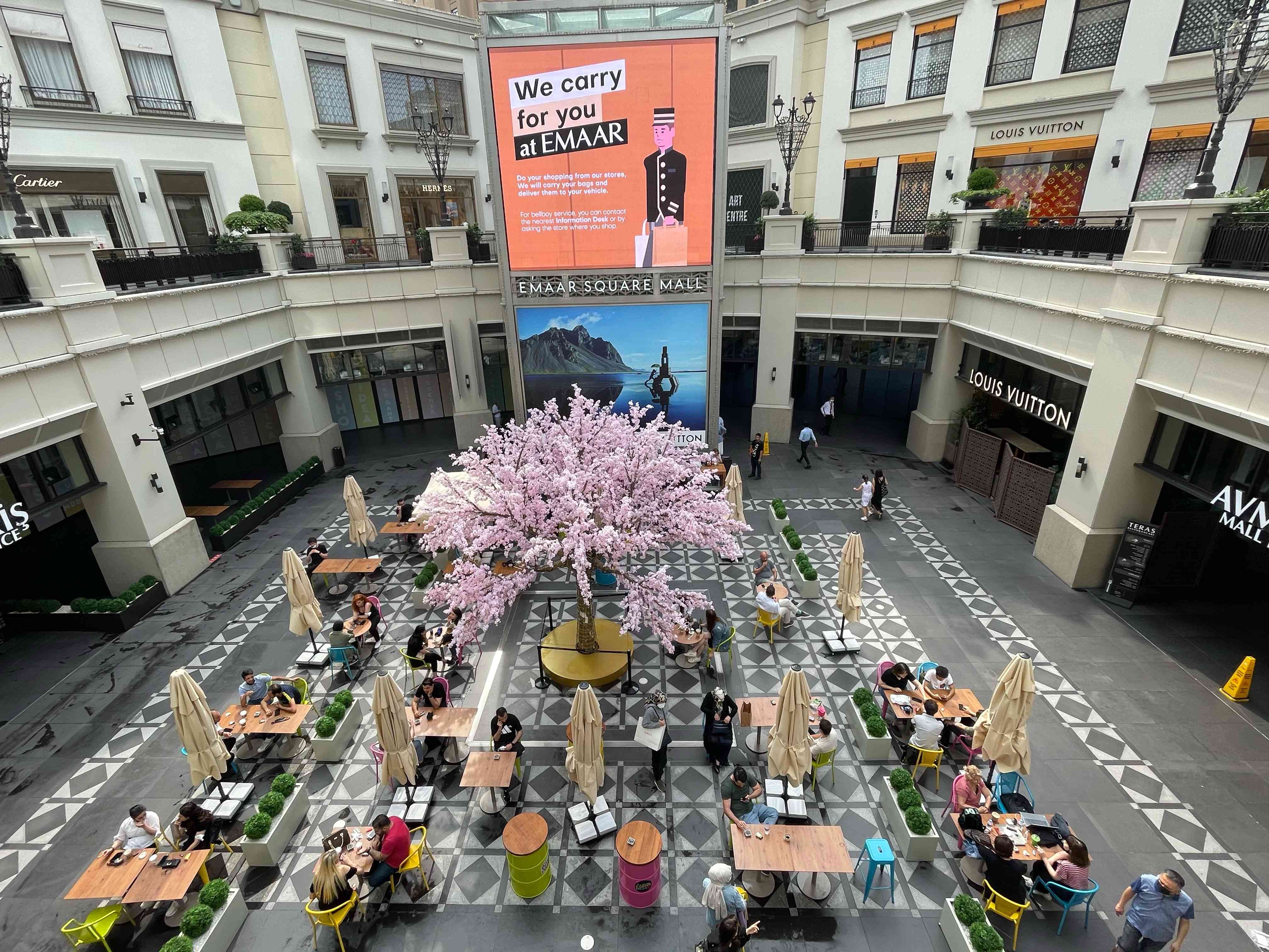 Emaar Square Mall’un renkli atmosferinde dünya müzikleri eşliğinde lezzet şöleni!
