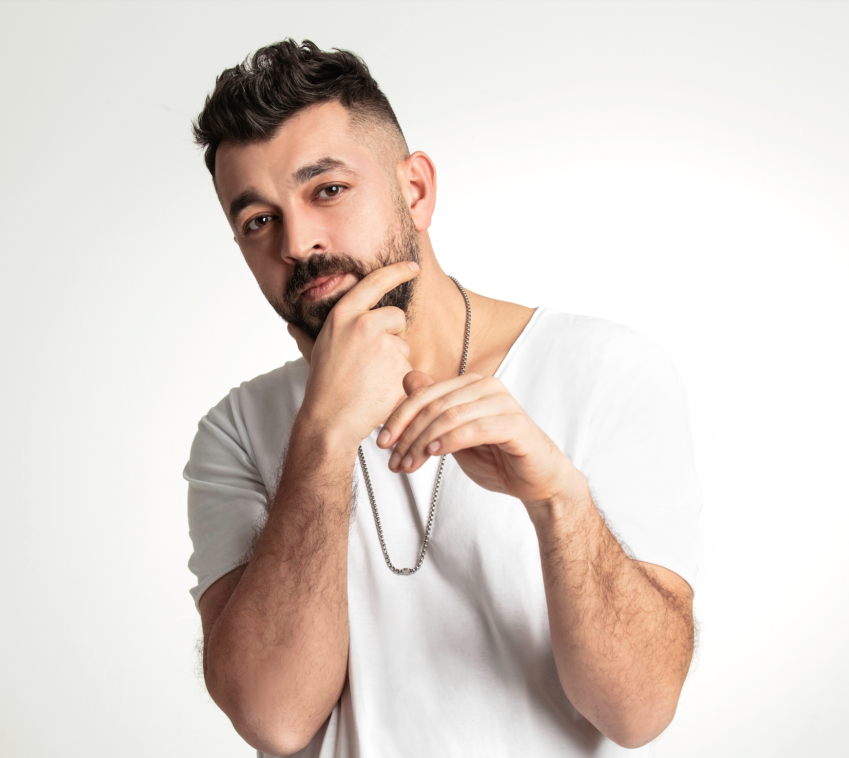 Ozan Soyumert &ldquo;Fena Olmaz&rdquo; ı m&uuml;zik severlerin beğenisine sundu
