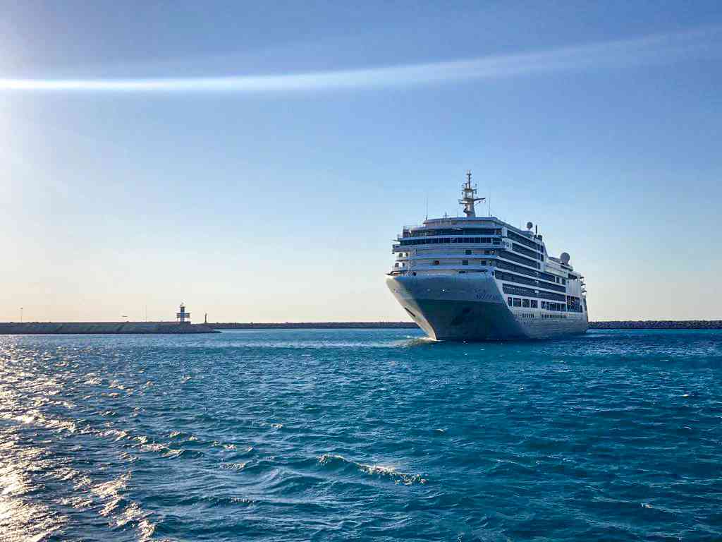 QTerminals Antalya Limanı lüks yolcu gemisi SILVER SPIRIT’i ağırladı      