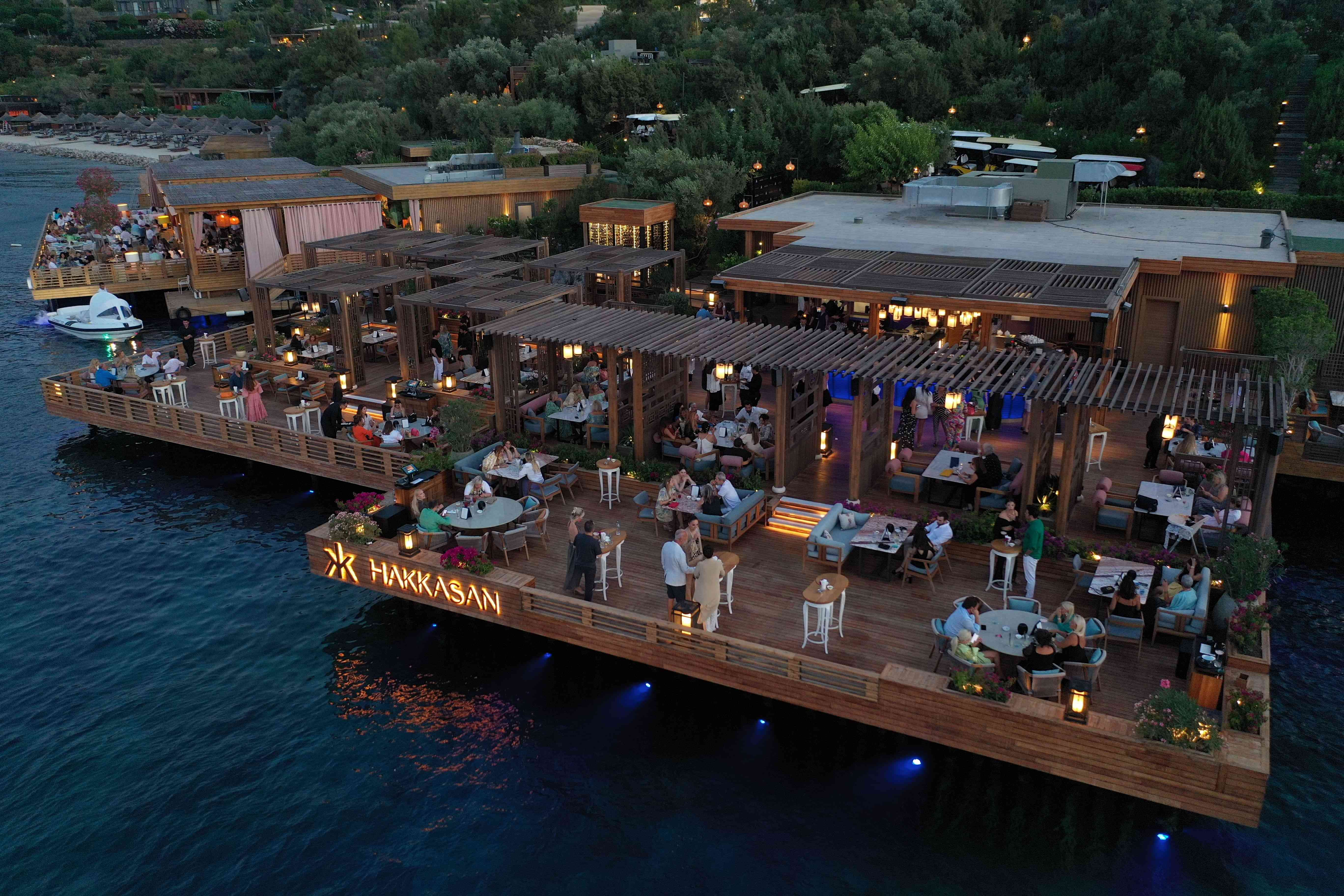 Hakkasan Mid Summer Party ile davetlilerini ağırladı