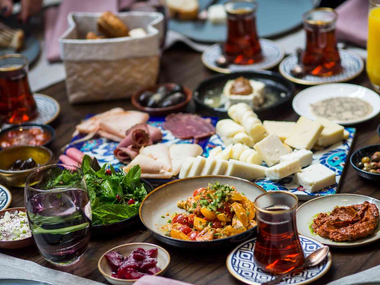 Aila Brunch'ta Lezzet Dolu Pazarlar 