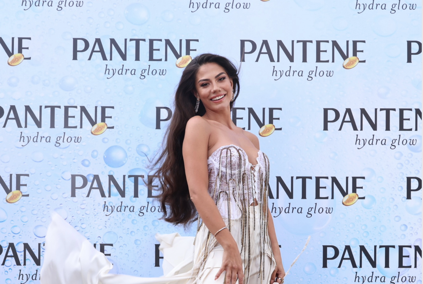 Pantene ve Demet Özdemir Hydra Glow ile yaza merhaba dedi
