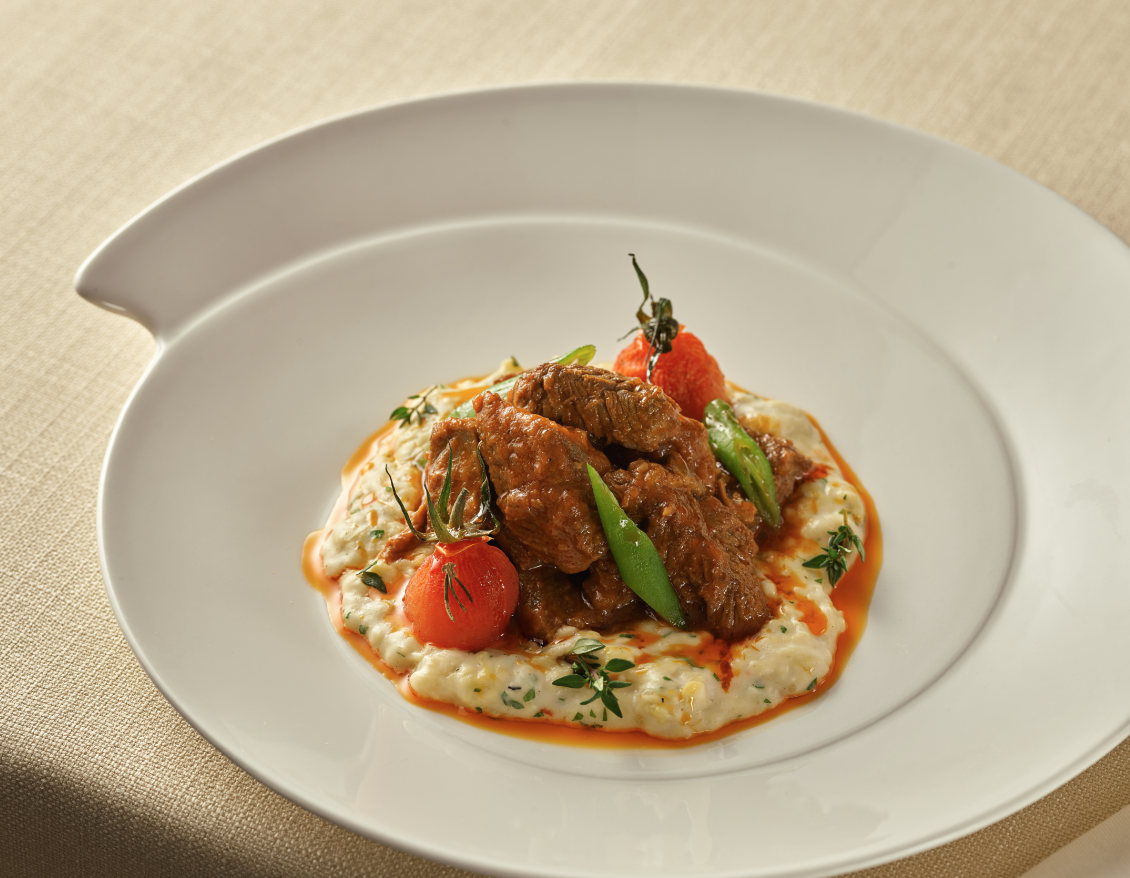 Izaka Terrace misafirlerini iftar menüsüyle ağırlıyor