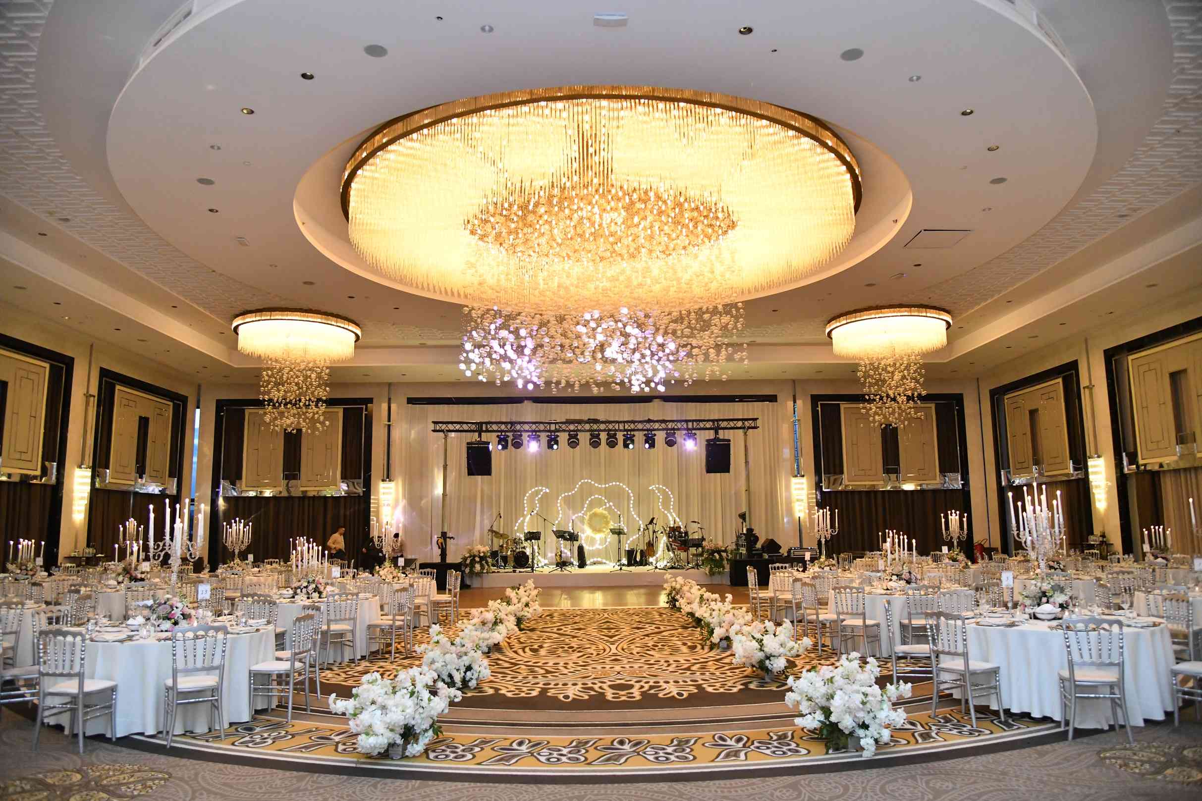 Hilton İstanbul Bomonti'de çiftler için rüya gibi bir düğün