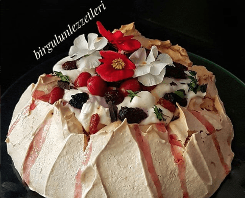 Pavlova Nasıl Yapılır