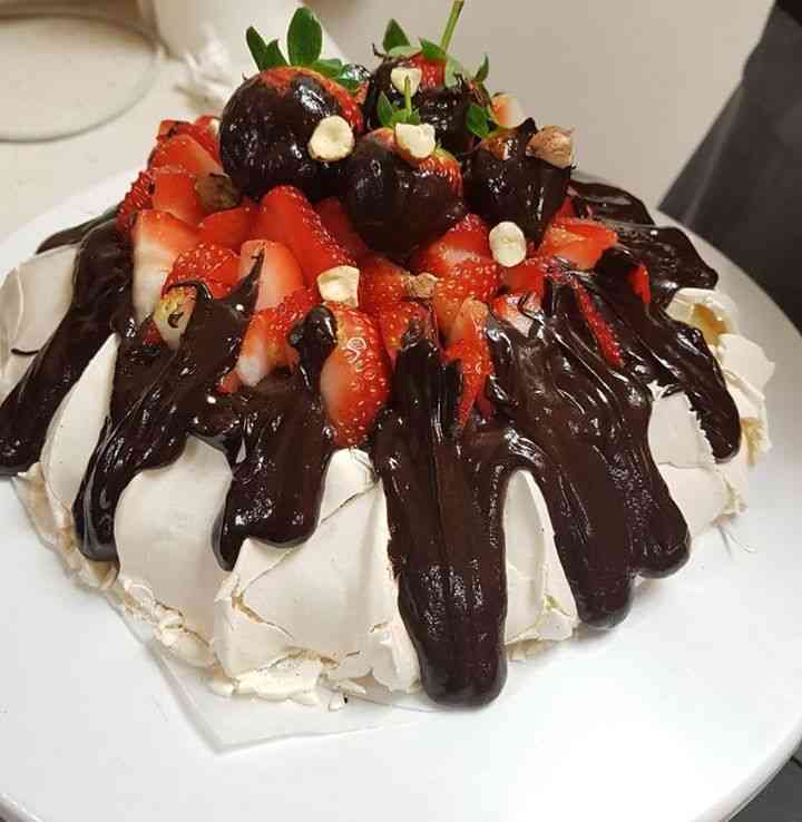 Pavlova Tatlısının Yapılışı ve P&uuml;f Noktaları