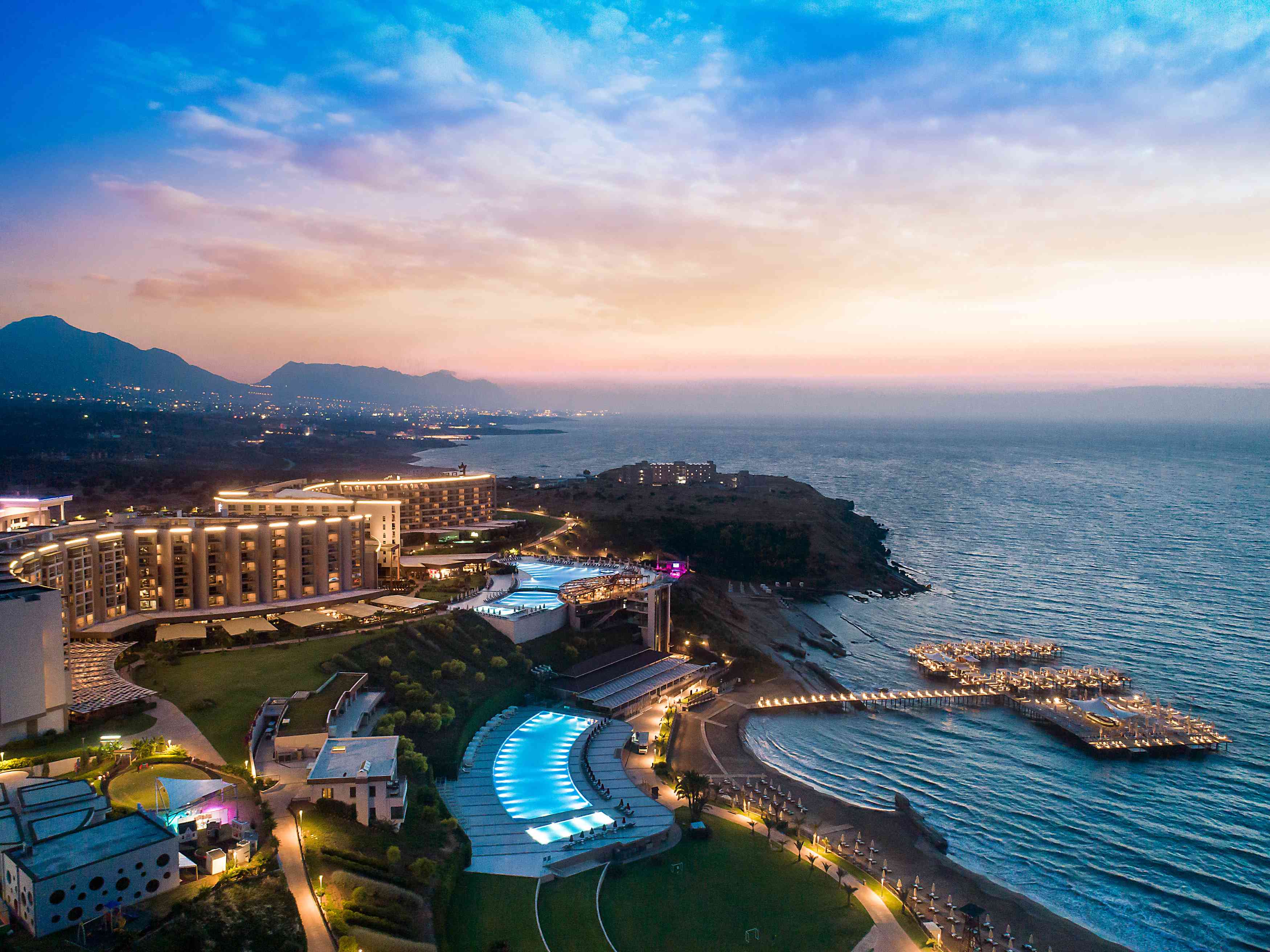 Kıbrıs Elexus Hotel yeni düzeniyle kapılarını açtı...