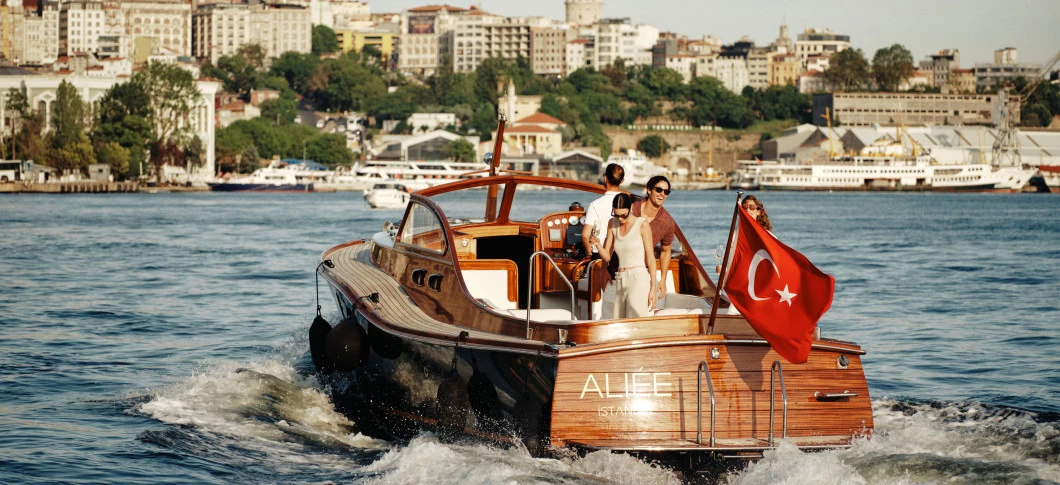 Sevgililer G&uuml;n&uuml;'nde Ali&eacute;e İstanbul hafta sonunu ge&ccedil;irmeye davet ediyor