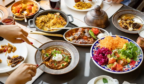 Swiss&ocirc;tel The Bosphorus iftar sofralarını misafirleriyle paylaşıyor   