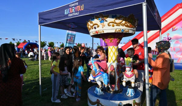 Trabzon K&uuml;lt&uuml;r Yolu Festivali: Asırlık Zanaatlar ve &Ccedil;ocukların Neşesi 