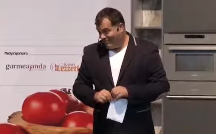 Nadir Güllüoğlu'ndan Baklava Show